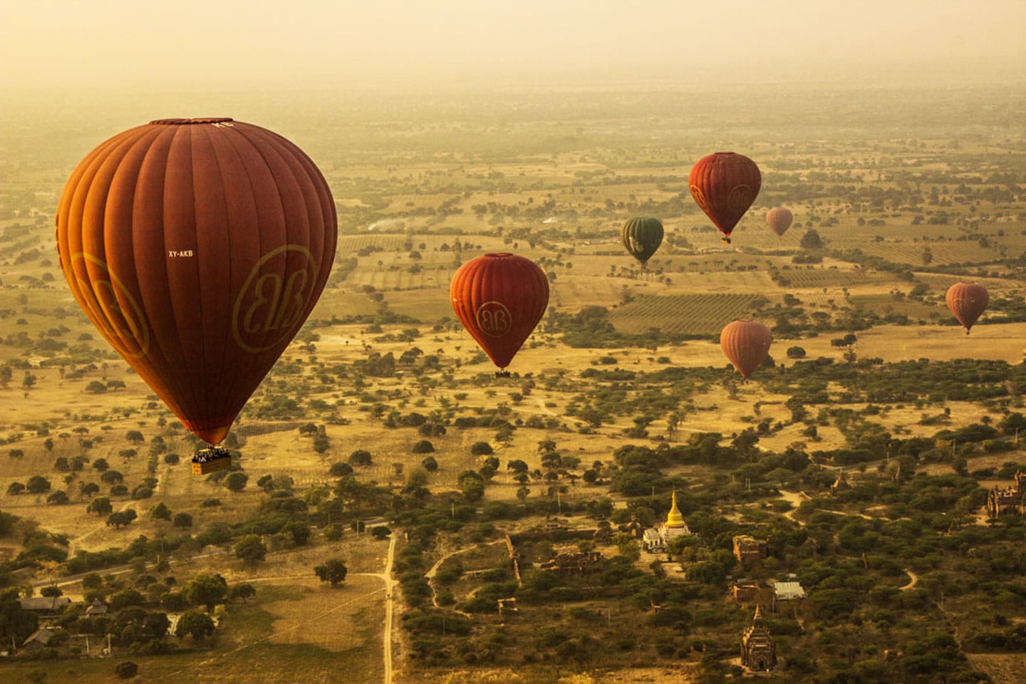 balloons over bagan