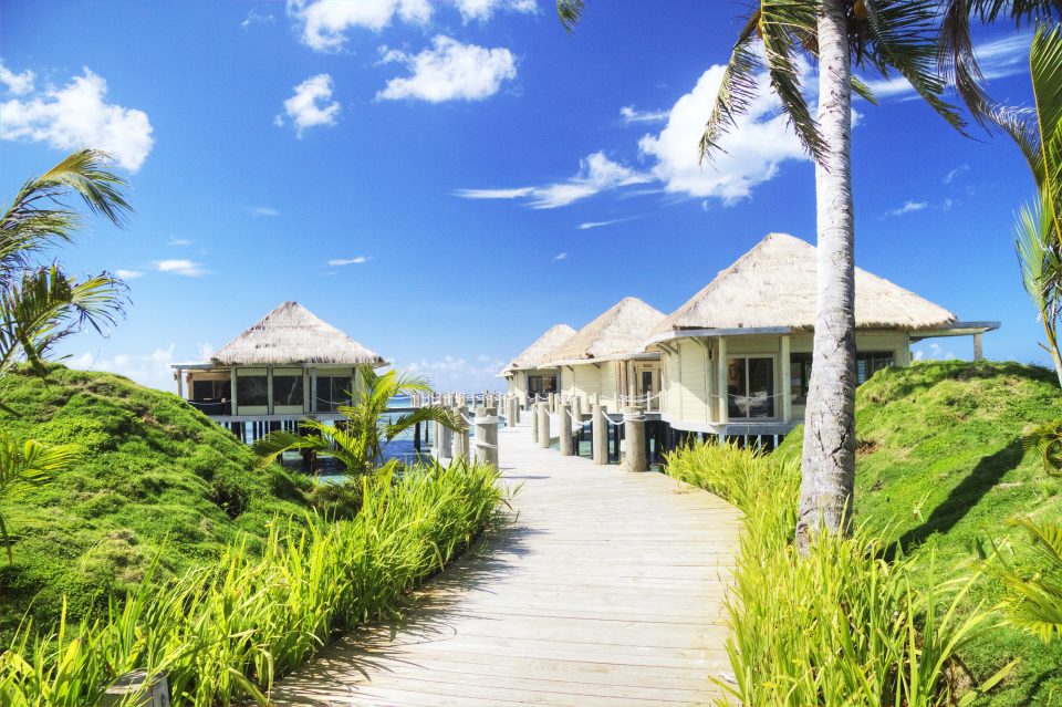 best places to sleep in the Philippines huts beach