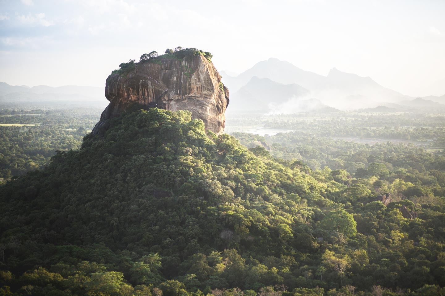 sri lanka sigrilya rock
