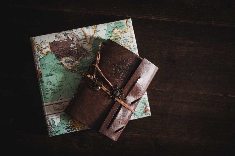 travel-gifts-lead